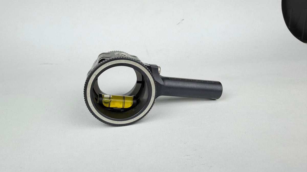 Axcel AV-25 archery scope front view