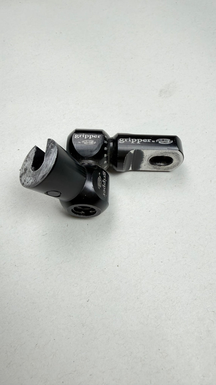 AAE Gripper quick disconnect side rod mount
