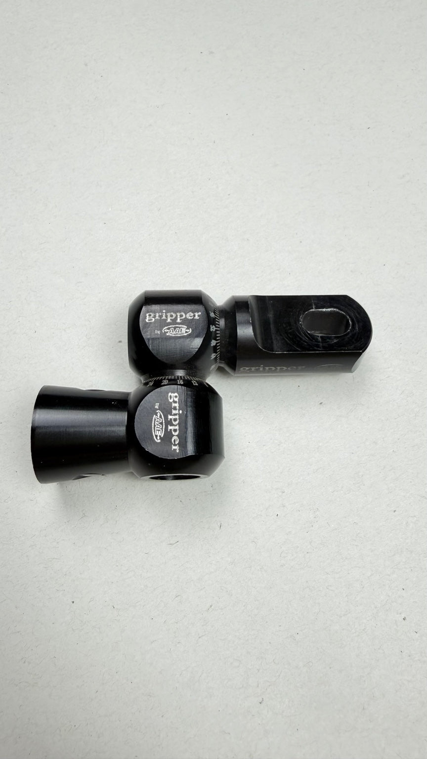 AAE Gripper quick disconnect side rod mount