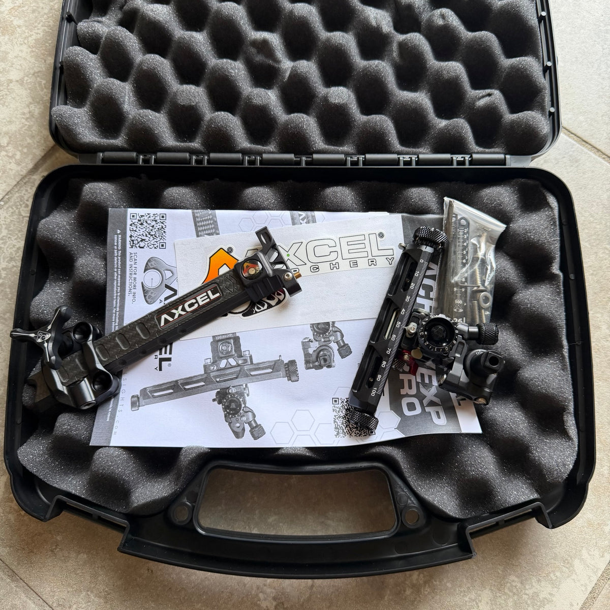 AXCEL Achieve XP Pro 6-inch right-hand sight and accessories in hard case